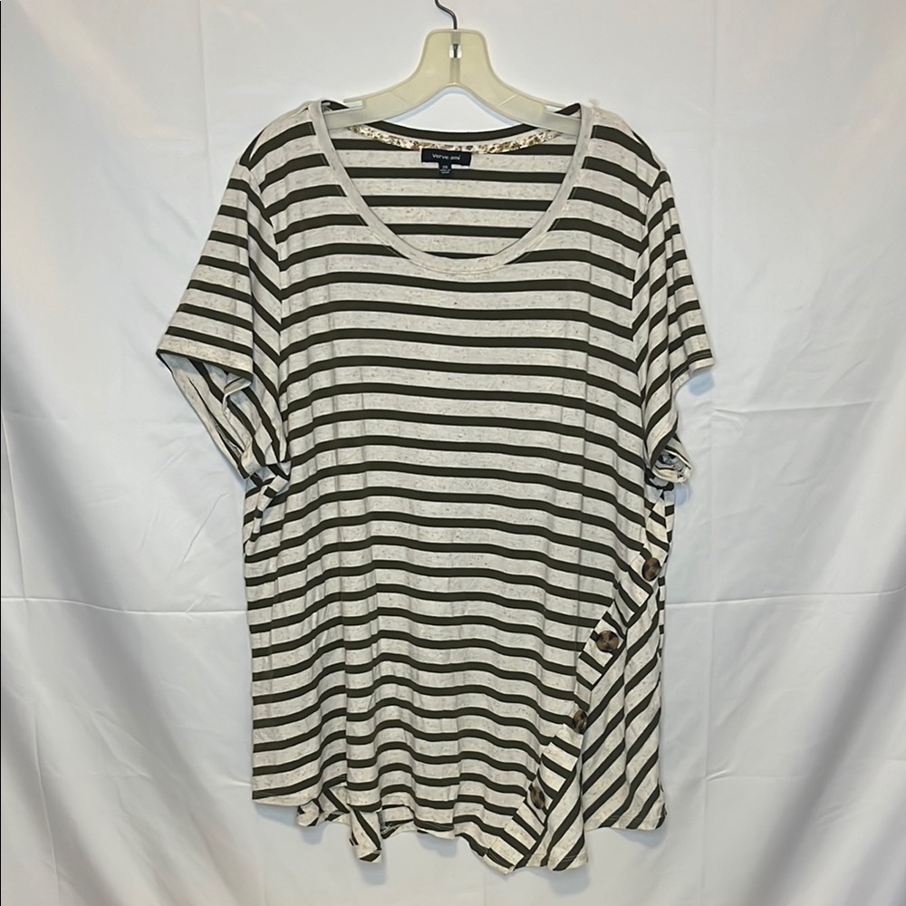 Women's Stylish and Comfortable Short Sleeve, Plus Size, Striped Top. Size 2X